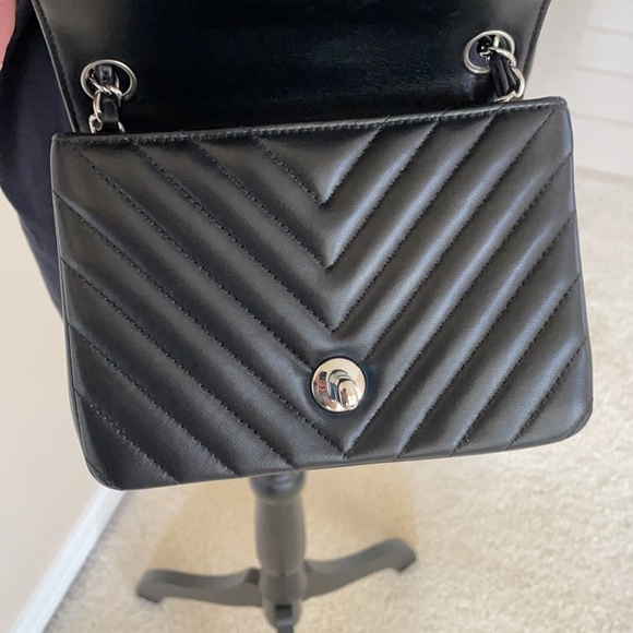 Rare CHANEL mini square chevron black lambskin bag - Picture 6 of 13